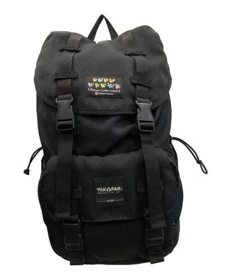 Mochila preta Pokemon Center × YAK PAK - Imagem 1 de 4