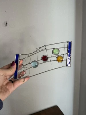 De colección Arándano Rojo Vitral Musical Nota Atrapasol Escritorio Arte Decoración Foto 1 de 4