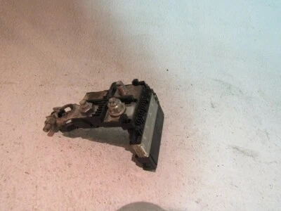 2007 Infiniti M35 положительный аккумулятор терминал - Изображение 1 из 4