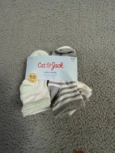 Toddler 2T-3T 10 pack Ankle Socks Shoe Size 5-8 Grip Bottom Cat & Jack - Picture 1 of 6