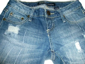 ZCO Jeans Shorts Women Juniors Sz 1 Blue Denim 6" Lowrise - Inseam 4" Distressed - Picture 1 of 24