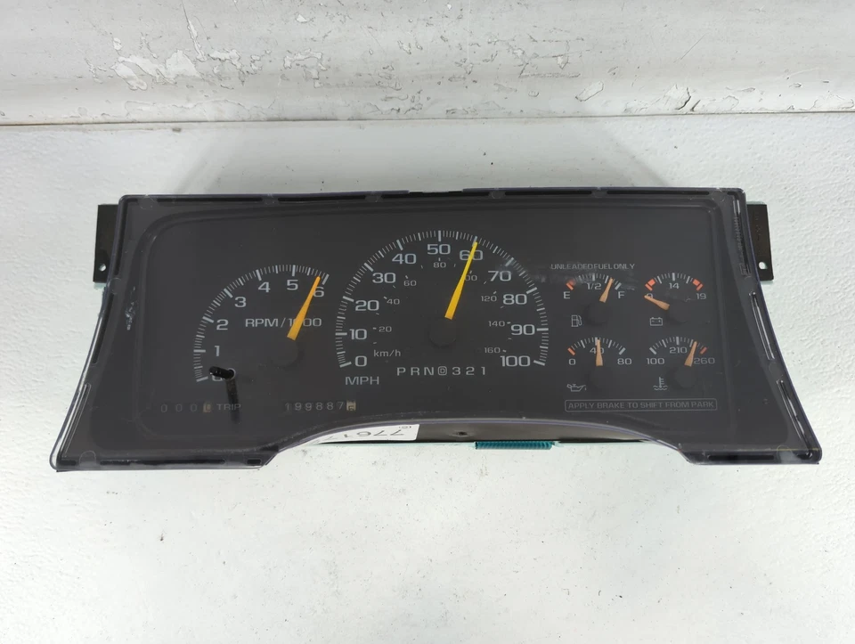 Cuadro de instrumentos velocímetro Chevrolet Suburban 2500 16207735 X1BX5 Foto 1 de 4
