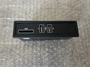 MERCEDES C CLASS W205 USB SD CARD READER PORT P/N A2058200526 2017 FREE P+P - Picture 1 of 3