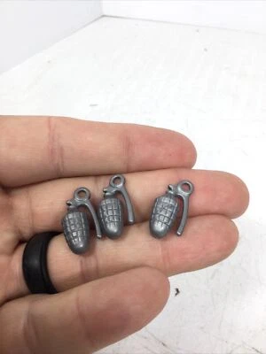 LOTE DE 3 GRANADAS DE MANO HASBRO GI JOE ESCALA 1/6 US DRAGON BBI DID 21ª Segunda Guerra Mundial Foto 1 de 4