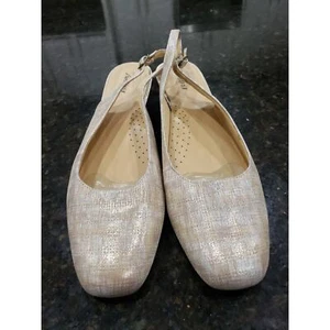 Trotters Lenore Pump Women Beige Leather Wedge Heel Adjustable Strap Buckle 12N - Picture 1 of 14