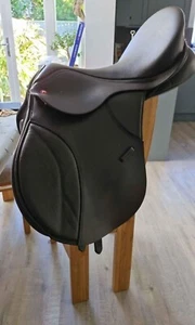 Thorowgood T8 Cob Saddle 17.5 inch, Beautiful Havana Brown - Picture 1 of 5