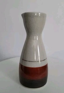 Sake japonés multicolor. Su mini jarrón o jarra de gres cerámico de 5,5 pulgadas - Imagen 1 de 4