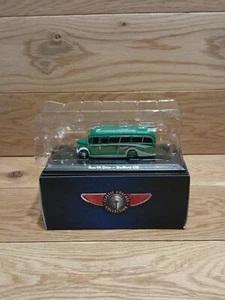 ATLAS 1:76 CLASSIC COACHES COLLECTION - BEDFORD OB - RON W DEW GIFT - Picture 1 of 7