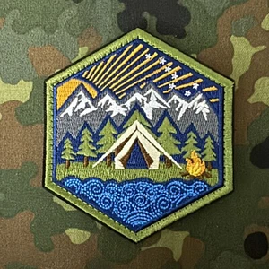 ALL TERRAIN CAMPING - DAY v2 bestickt Patch Haken/Schlaufe WANDERN CAMPING PDW - Bild 1 von 4