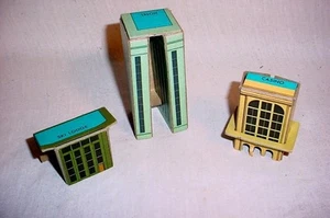 VINTAGE MINI PAPPGEBÄUDE HOTEL CASINO SKIHÜTTE MODELLEISENBAHN? - Bild 1 von 1