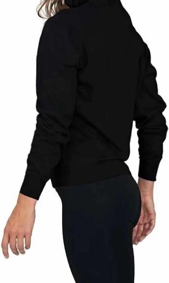 Camisa con capucha negra vegana ligera de cachemir con envoltorios corporales Foto 1 de 1