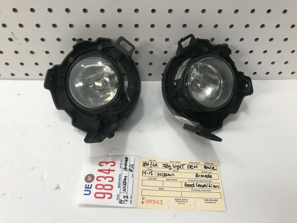 Juego de luces antiniebla Nissan Armada 2014 2015 con soporte OEM usadas Foto 1 de 4