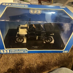 Universal Hobbies 4301 1:18 Scale Ford Model "T" Touring Black Convertible  - Picture 1 of 7