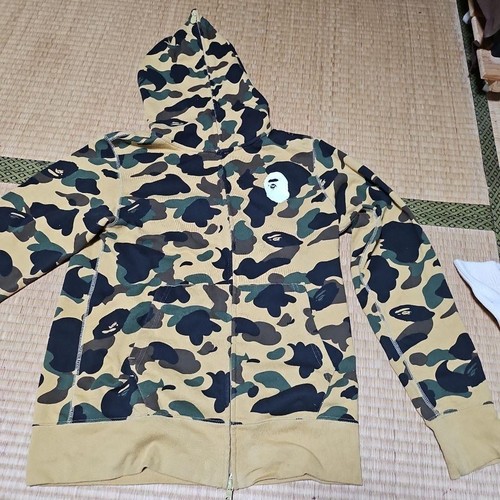 A BATHING APE (BAPE) Felpa con cappuccio e zip intera mimetica A Bathing Ape verde taglia M