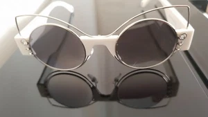 GAFAS DE SOL MARC JACOBS MUJER GRIS-VIOLETA PLATA ESPEJO MARCO BLANCO OJO DE GATO - Imagen 1 de 12