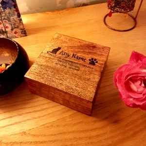 Caja de cenizas urna de cremación urna conmemorativa gato urna o perro urna mango madera urna mascota urna de madera - Imagen 1 de 7