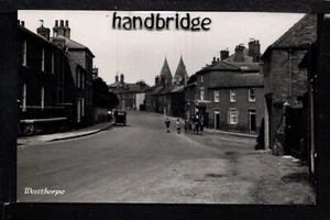 Westhorpe, Straßenszene - nördlich von Stowmarket - Echtfoto Postkarte - Bild 1 von 1