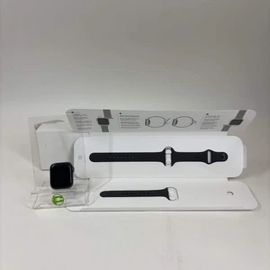 GPS Apple Watch SE 1. Gen 40MM Schwarz Aluminium Schwarz Sportarmband MYDP2LL/A A2351 - Bild 1 von 13