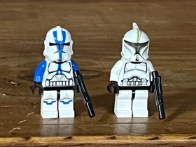 LEGO Star Wars Clone Trooper 75002 &Clone Trooper Sergeant 75000 w/blasters
