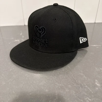 Sombrero ajustado IHeart Media New Era, talla 7 3/4 Foto 1 de 2