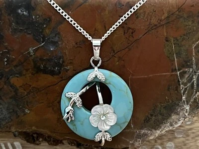Красивый кулон из бирюзы и перламутра с цветком вишни на серебряной цепочке 925 - Изображение 1 из 4