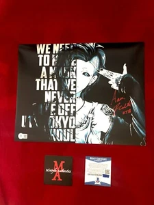 FOTO 11x14 firmata autografata AARON ROBERTS! TOKYO GHOUL! BECKETT COA! - Foto 1 di 1