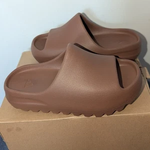 Adidas Yeezy Slide Youth Size 2 Flax Brown Slip On Brand New FZ5901 - Picture 1 of 9