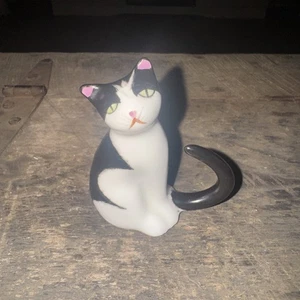 Tabby Black & White Cat Figurine Fine Bone China Made In Philippines 3” - Picture 1 of 6