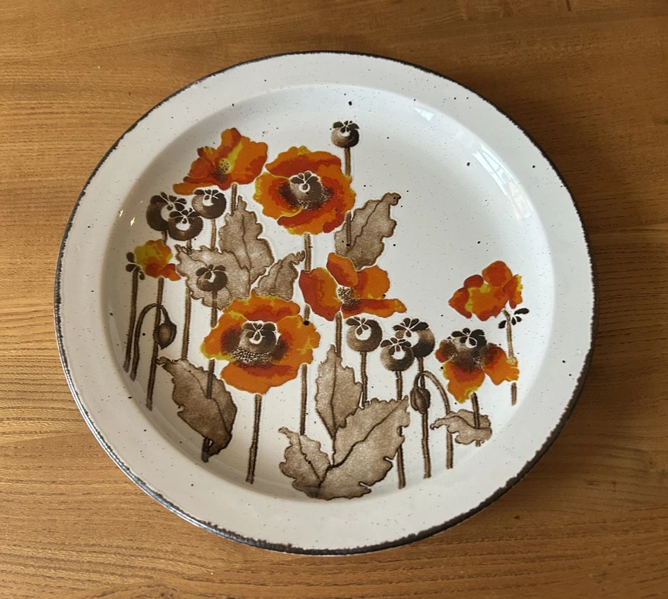 Midwinter Stonehenge Autumn Poppies Small Side Plate 17.5 cm in Diameter - Image 1 of 1