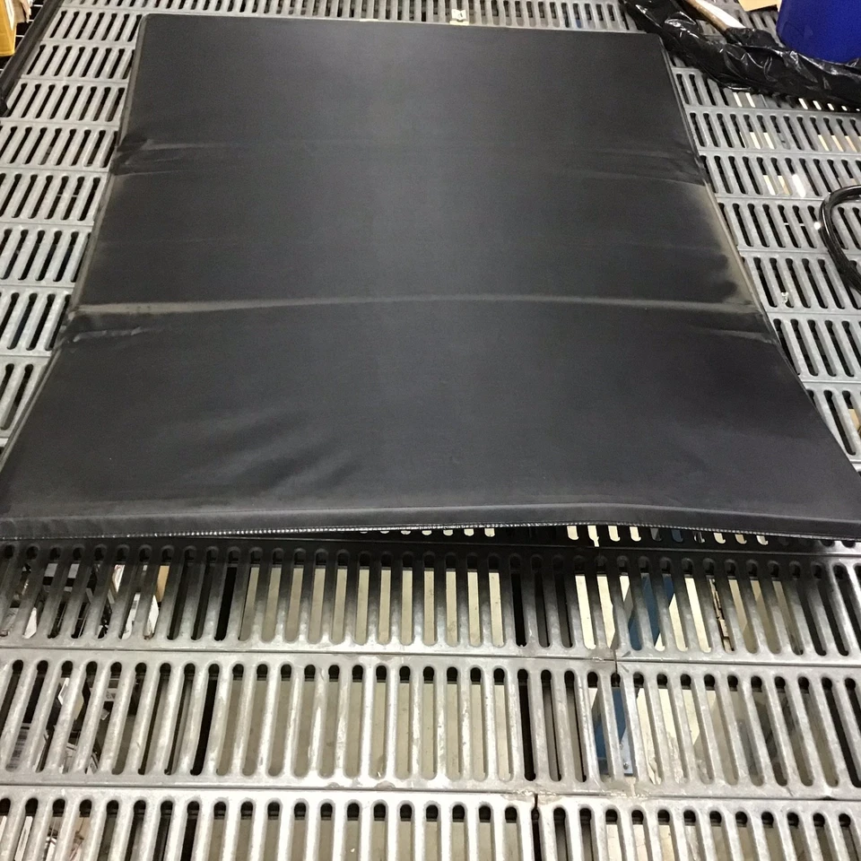 For 94-03 GMC S15 Sonoma Chevy S10 6' Short Bed Black Trifold Tonneau Cover — 第 1/1 张图片