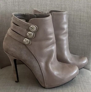 Guess Women’s Leather Ankle Boots Size 71/2Booties High Heel Stiletto Taupe Gray - Picture 1 of 6