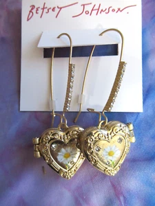 Betsey Johnson Gold Tone Sweetheart Daisy Heart Locket Drop Earrings NWT - Picture 1 of 7