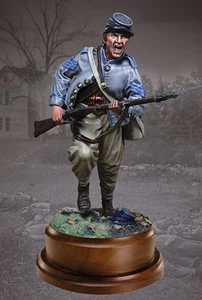 COLLECTORS SHOWCASE 120MM STATUETTE CS16002 CONFEDERATE SOLDIER CHARGING MIB - Picture 1 of 1