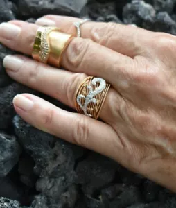 Women's 18kt 2-tone Fancy Diamond (.45cttw) Swirl Ring, Size 7, 10.70 grams - Picture 1 of 6