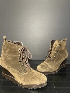 AQUATALIA Chance Women’s Green Suede Leather Zip Lace Up Wedge Ankle Boot 6.5 - Picture 1 of 5