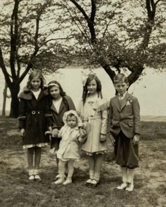 Four Girls & Boy Standing By Trees & Lake B&W Photograph 2.75 x 4.5 - Picture 1 of 3