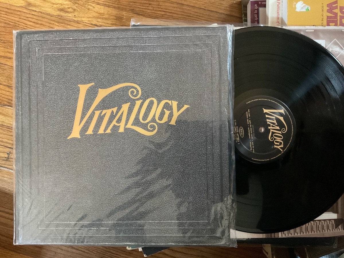Pearl Jam - VITALOGY アナログLPレコード USオリジナル盤 Amazon.com: Vitalogy Vinyl Edition (Remastered): CDs & Vinyl