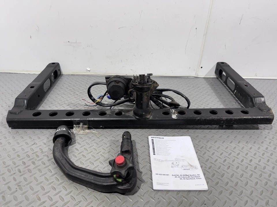 BOLSA DE REMOLQUE DESMONTABLE Y CABLEADO AUDI A4 S4 B8 ALLROAD A5 S5 8T 8F WESTFALIA 13 PINES Foto 1 de 4