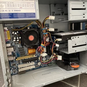PC de escritorio retro vintage ASRock K8 actualización Vm800 AMD Sempron 2800 1,6 GHz IDE HD - Imagen 1 de 5