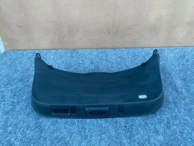 INFINITI QX30 2017-2020 OEM МОЛДИНГ ДЛЯ КРЫШКИ ОТДЕЛКИ ЗАДНЕЙ ДВЕРИ БАГАЖНИКА 52K - Изображение 1 из 4