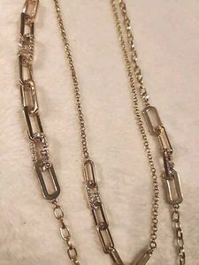 Collar GUESS TONO DORADO MULTI-hilo CRISTAL ESTRÁS Logo G inicial 25"L - Imagen 1 de 10