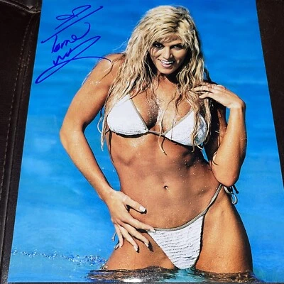 Torrie Wilson Diva WWE Salón de la Fama Firmado Autógrafo 8x10 Foto Hoja Certificado Foto 1 de 3