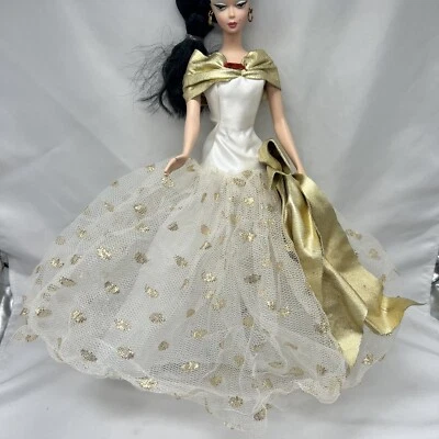 Vestido Barbie Jewel Jubilee 1991 solo sin muñeca blanco y dorado rojo joya años 90 Foto 1 de 4