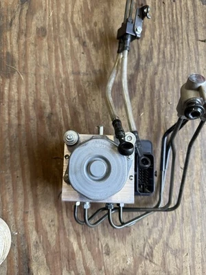 15-20 YAMAHA YZF R1 ABS MÓDULO UNIDADE BOMBA FABRICANTE DE EQUIPAMENTO ORIGINAL 2CR-85930-00 YZFR1 R1 - Imagem 1 de 3