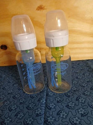 Dr Brown's 4 oz. Pack de 2 biberones de vidrio de flujo natural usados Foto 1 de 4