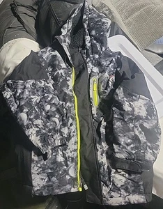 Swiss Tech Jungen Jacke mit Kapuze Gr. S6/7 schwarz weiß Camouflage Design Fleece gefüttert - Bild 1 von 2