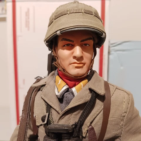 Dragon 1/6 Fallschirmjager Crete Campaign with MG34 Cover