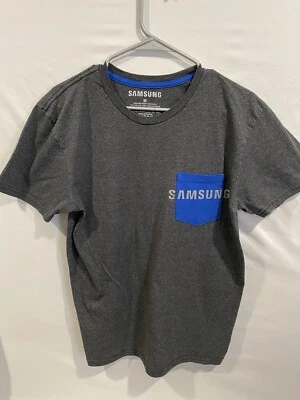 Camiseta marca SAMSUNG Lifestyle, para hombre talla mediana, bolsillo azul gris carbón Foto 1 de 2