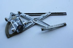 FENSTERHEBER OHNE MOTOR HINTEN LINKS 83401-3E002 KIA Sorento I JC - Picture 1 of 2
