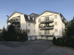 Großzügige 2-Zimmer-Wohnung am Rhein - Bild 1 von 9